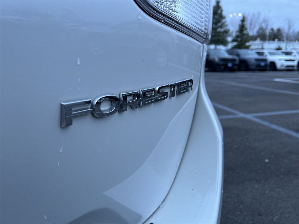 2021 Subaru FORESTER Base